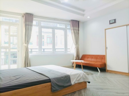 Cho thuê phòng studio ban công lớn full nội thất ngay trung tâm Quận 1, 45m2