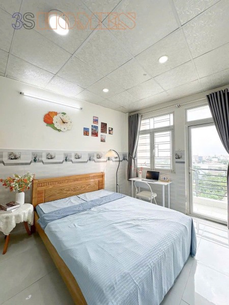 CHO THUÊ CĂN HỘ STUDIO FULL NỘI THẤT BAN CÔNG - GẦN SÂN BAY, 30m2