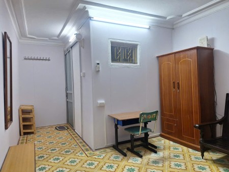 Cho thuê phòng 24m² gần trường ĐH Kinh tế Hà Nội. Chính chủ . LH: Ông Tuyến 0355 177 190., 24m2