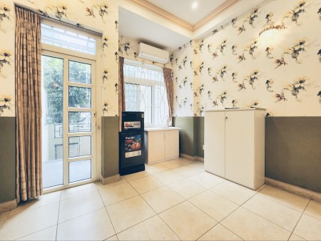 PHÒNG RỘNG – BAN CÔNG – FULL NỘI THẤT – TÂN BÌNH (Gần Sân Bay Tân Sơn Nhất – ĐH Văn Hiến,... ), 30m2