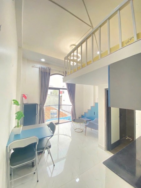Cho thuê Duplex full nội thất, Rộng rãi – có gác cao thoáng, gần trung tâm, 30m2