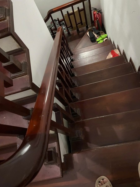 Chính chủ cho thuê phòng số 28 ngõ 3 Phạm Tuấn Tài, Cầu Giấy, oto để miễn phí, 35m2