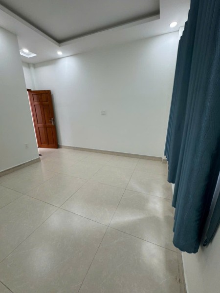 Cho thuê phòng trọ mới gần chợ thủ đức + làng đại học., 20m2