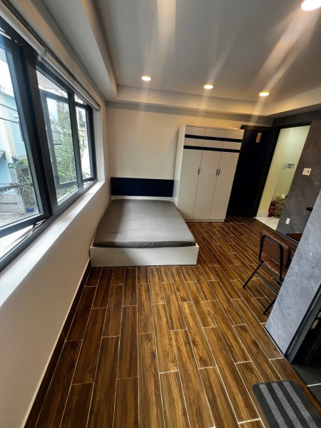  Cho Thuê Studio Cửa Sổ Trời Siêu To - Full Nội Thất - Máy Giặt Riêng Ngay Cung Đường Trường Sa, 35m2