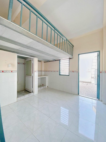 Cho Thuê Phòng Trọ Tân Phú Giá Rẻ - Giờ Giấc Tự Do, Có Gác Lửng, 20m2
