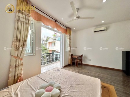 CĂN HỘ CÓ BAN CÔNG FULL NỘI THẤT NGAY TÂN BÌNH, 50m2