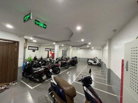 Cho thuê phòng trọ 1 ngủ 1 khách có ban công thoáng đầu Cầu Giấy, 30m2