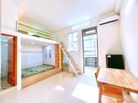  Cho Thuê Căn Hộ Duplex Ban Công - Full Nội Thất - Không Giới Hạn Người Ở - Ngay Gần ĐH Swinburne, 35m2