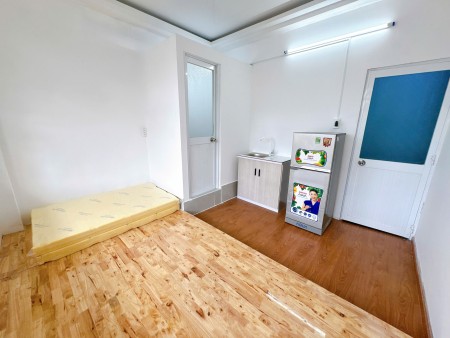 Cho thuê phòng full NT tại hẻm 1056 Huỳnh Tấn Phát, q7, 28m2