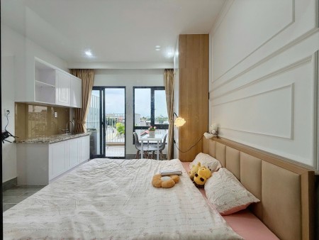 CĂN HỘ FULL NỘI THẤT – BAN CÔNG RIÊNG – MÁY GIẶT RIÊNG – NGAY NHÀ GA T3 SÂN BAY TÂN SƠN NHẤT - QTB, 40m2