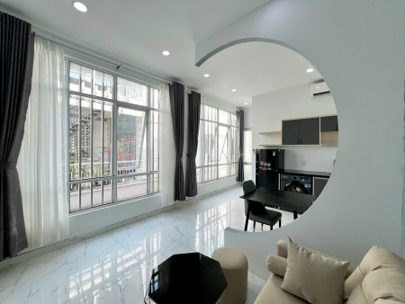Căn hộ studio ban công máy giặt riêng rộng 40m2 gần ngã tư bảy hiên bệnh thống nhất quận tân bình, 40m2