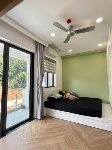 STUDIO FULL NỘI THẤT BAN CÔNG - Sát CC Ecogreen, giáp Q4, Q1, 30m2