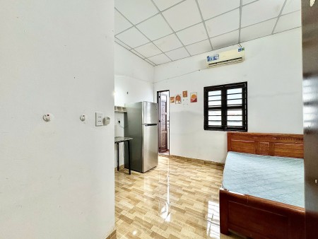 Cho thuê phòng đẹp, giá cực sốc! Tại 418 Nguyễn Kiệm, Phú Nhuận!, 18m2