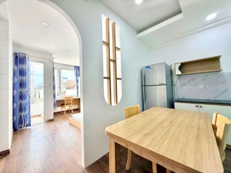 1 PHÒNG NGỦ BAN CÔNG NGAY KHU SÂN BAY GIÁ SIÊU RẺ, 30m2