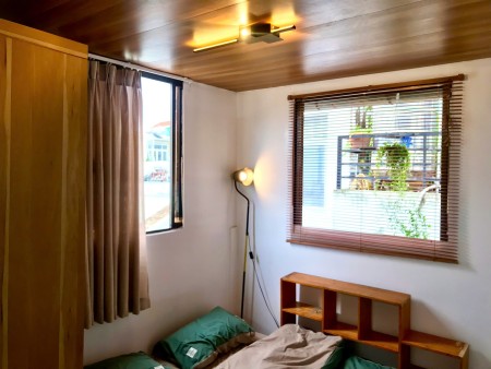 Nguyên Lầu 3 Rộng 30m2 full nội thất. Bếp vs toilet riêng. Hẻm 369 Nguyễn Trãi,Q1. 5,5 Tr/th, 30m2