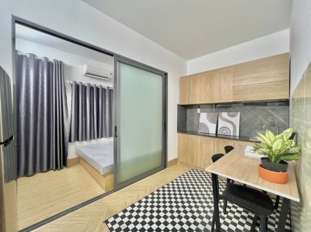 CĂN HỘ TÁCH BẾP CÓ CỬA SỔ NGAY SÂN BAY TÂN SƠN NHẤT GẦN NHÀ GA T3 TÂN BÌNH, 45m2