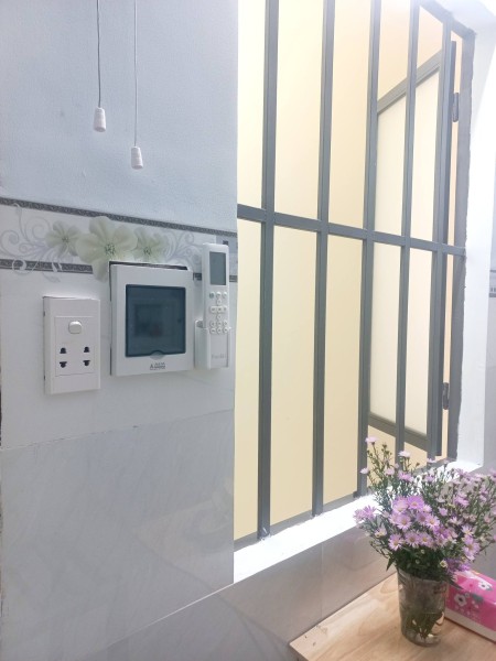 Khách chuyển công tác đột xuất, nhà trọ đường 34 Bình Trưng dư 1 phòng lầu 2, 30m2