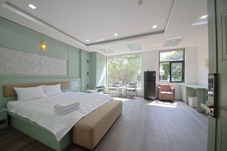 Căn hộ studio full nội thất siêu rộng- view cửa sổ nội khu Phú Mỹ Hưng , 40m2
