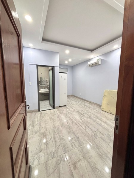 Trống phòng full NT cứng. Đường 185 Phước Long b, 30m2