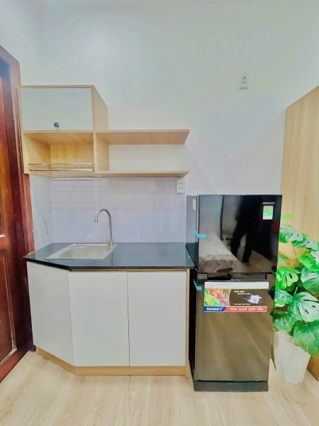 TRỐNG STUDIO FULL NỘI THẤT, CỬA SỔ, 30m2