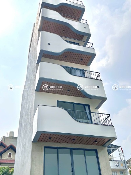 CHDV cho thuê full nội thất, ban công, nhà mới xây gần nhà ga T3, 35m2