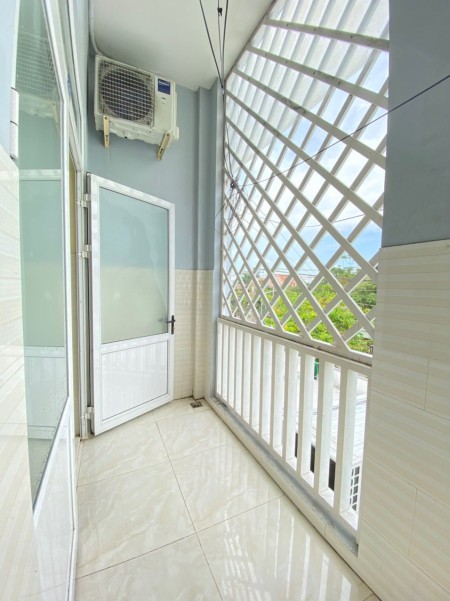 Phòng ban công - giá 2tr5 2tr8, 26m2