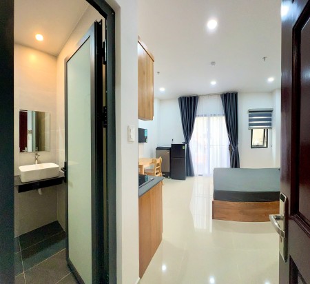 Cho thuê căn hộ khu sân bay tân sơn nhất, ban công thoáng mát, 45m2