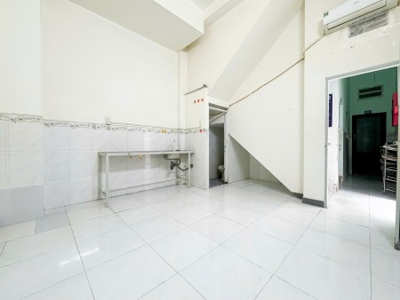 Phòng trệt không gác cho team nào thích ở 1 mình ạ, 20m2