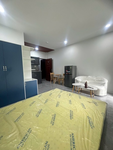 Cho thuê Studio ban công – máy giặt riêng | Ga T3 Tân Bình – ETOWN, 40m2