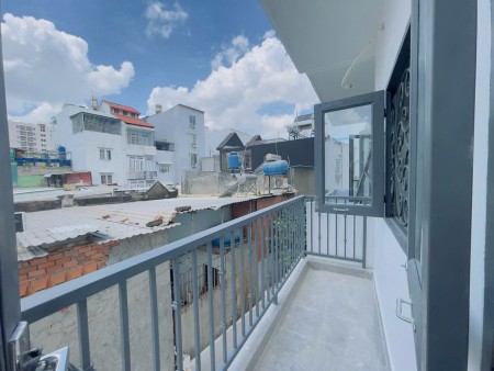 CHO THUÊ PHÒNG CÓ BAN CÔNG THOÁNG MÁT NGAY TÂN BÌNH GẦN QUẬN TÂN PHÚ, 40m2