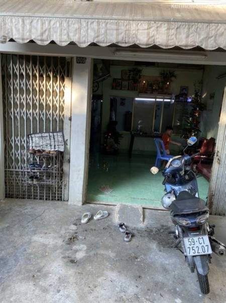 Cho thuê phòng Q.4 gần Đại Học Luật, phòng trống, vào ở ngay, 40m2