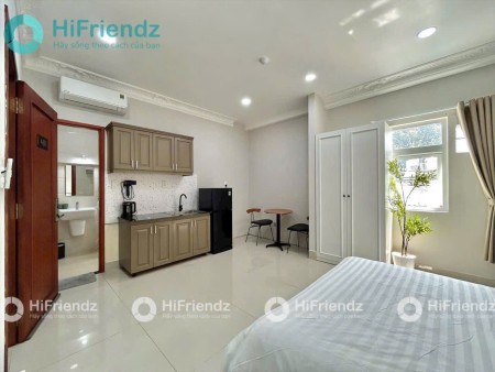 Căn hộ studio cửa sổ lớn full nội thất rộng 35m2 Lạc Long Quân gần sân bay Tân Sơn Nhất, Tân Bình, 35m2