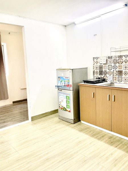 Phòng trọ 1PN riêng và bếp, chính chủ, tự do, có nội thất, giá rẻ Bình Thạnh, phòng đón nắng đón gió, 30m2