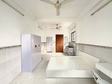 Nhà mới ngay CMT8, Toà Nhà Viettel , ngã 6, 30m2