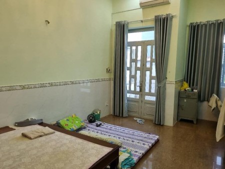 Cho thuê phòng lầu 2 địa chỉ 101/5 ngô quyền p5q10 , ngay đại học kinh tế 20m2, 20m2