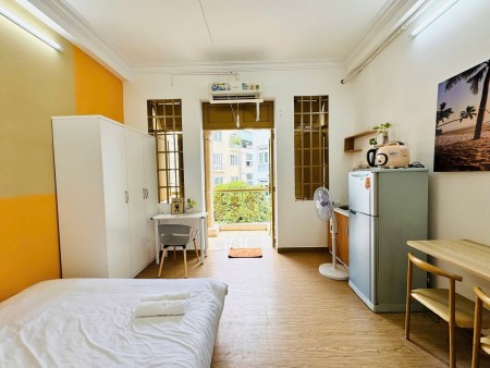 Studio ban công lớn full nội thất tại Nguyễn Kiệm chót giá 5tr5, 35m2