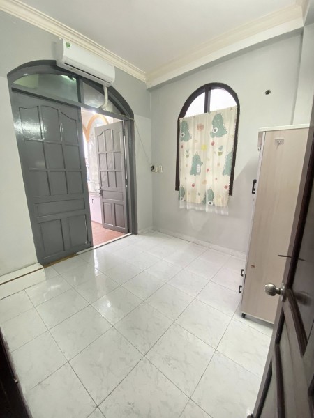 PHÒNG TRỌ BAN CÔNG RỘNG – 251 HẬU GIANG, 20m2