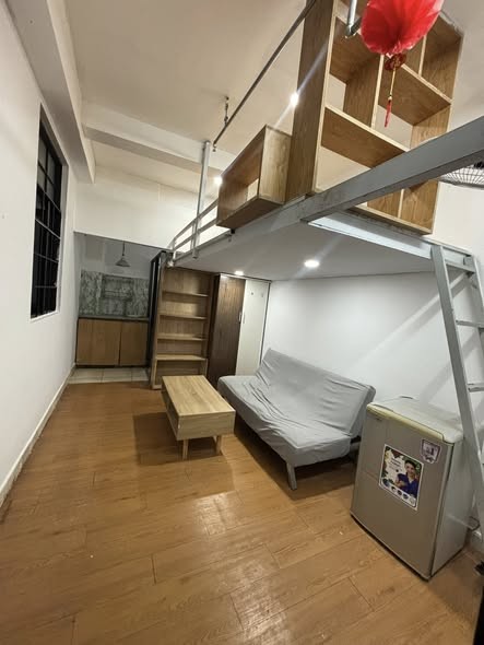 Phòng 3tr5 - máy lạnh tủ đồ sofa bàn - cửa sổ - thang máy, 20m2