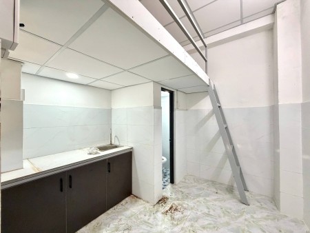 Phòng mới 2tr máy lạnh mới - Ngay Tô Kí tiện qua LDXH, UTH, CVPM, 20m2