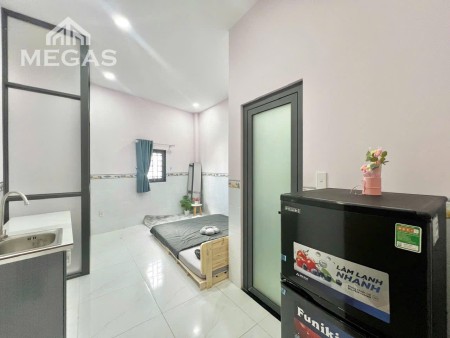 Trần Văn Đang - Quận 3 - Giá : 4.x00.000, 20m2