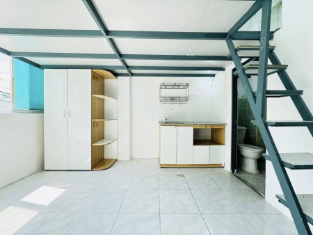 Hỗ trợ giữ phòng qua Tết - 3TR7. Có Máy Lạnh, Cửa sổ thoáng , sàn rất rộng, Ngay Kênh Nước Đen, 20m2