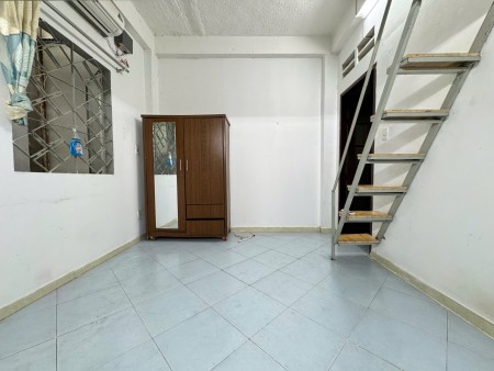 3tr5, (có máy lạnh), 62/3 Nhất Chi Mai, P.13 Tân Bình. Ngay chợ Nhất Chi Mai, 20m2