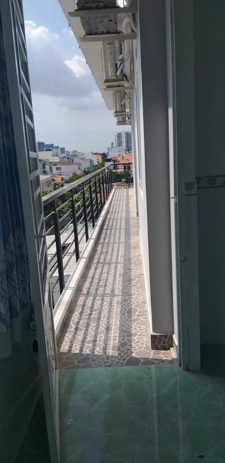 4tr gác cao cửa sổ gần UFM, KCX, trung tâm quận 7, 30m2