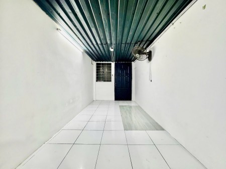 BAN CÔNG HÀNH LANG SÁNG. 2TR9 – MẶT TIỀN TÂN KỲ TÂN QUÝ, 20m2