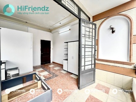 Phòng mới full nội thất mới bancol rộng - 4tr9 - ngay Lý Thường Kiệt, 30m2