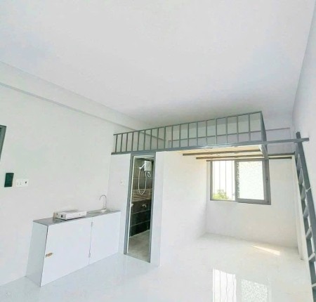 Khuông Việt - Thuận tiện qua Q10 .Q11 - Za chỉ 2tr3. Ban công, 20m2