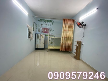 Chính chủ cho nữ thuê phòng đường Đất Thánh (P.6 Tân Bình), TP.HCM. 0909579246, 16m2