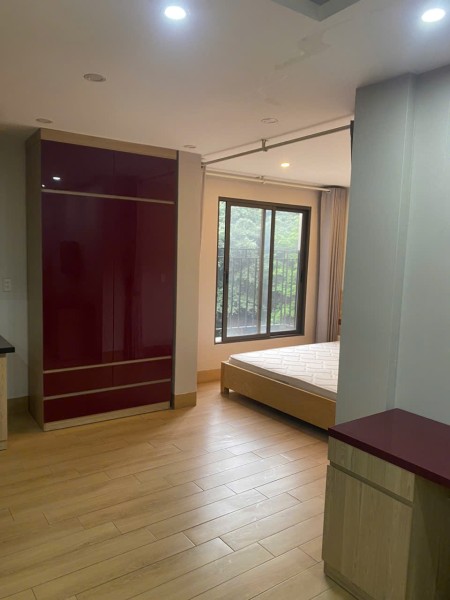 Cho thuê Căn hộ Apartment 1N1K tại ngõ 294 Kim Mã, Ba Đình. Ngõ nông rộng ô tô vào nhà. Chỉ 10tr, 56m2