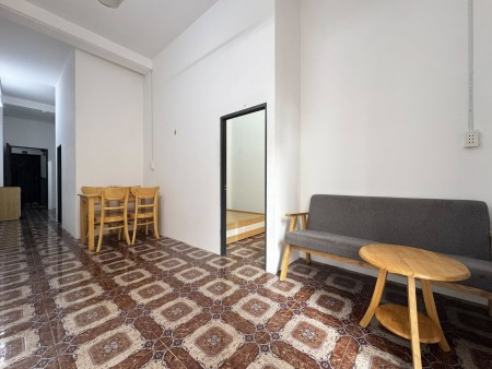 2 Phòng Ngủ - 8tr8, BAN CÔNG - Full Nội thất ( đang trống ), 40m2