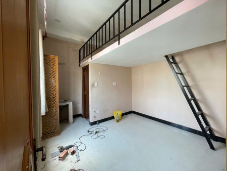 3 triệu 300 - có máy lạnh cửa sổ trời (lầu 3 thang bộ), 25m2